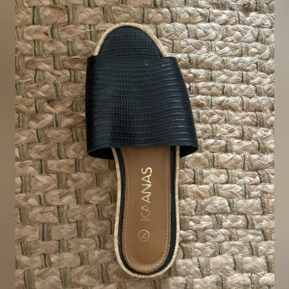 KAANAS ❤️‍🔥 BLACK RAFIA ESPADRILLE SLIDES SIZE 7